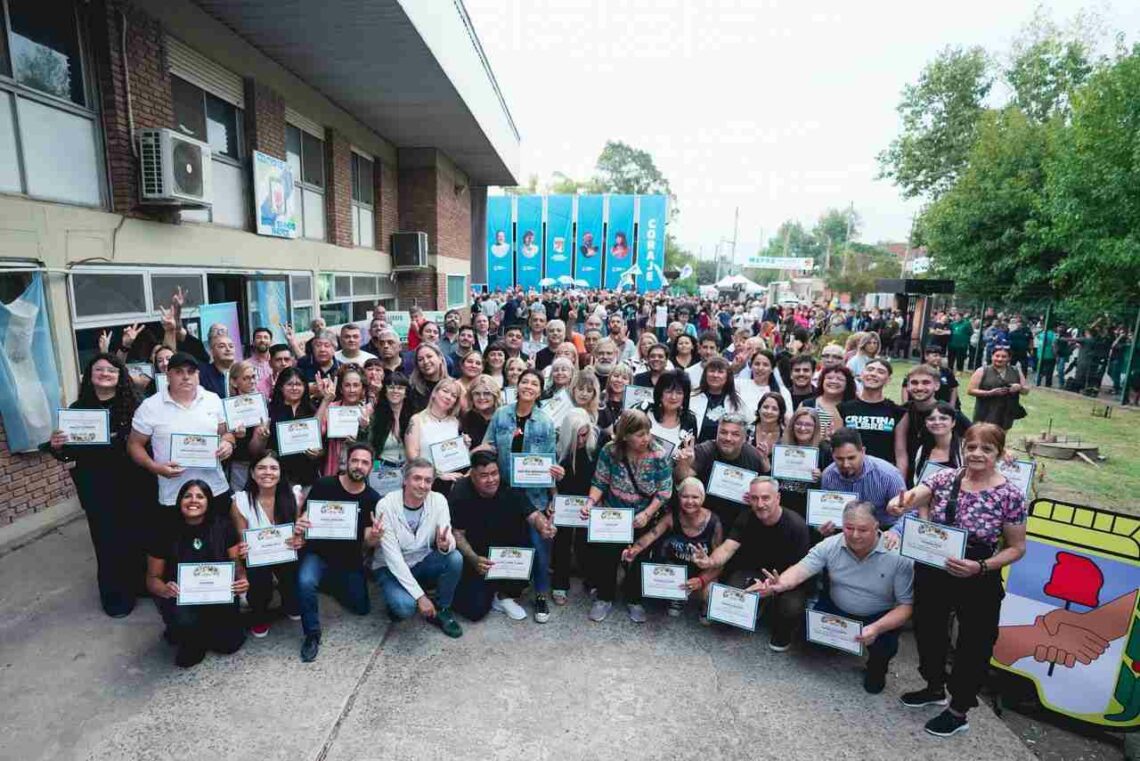 Mayra Mendoza asumió un nuevo mandato en el PJ de Quilmes
