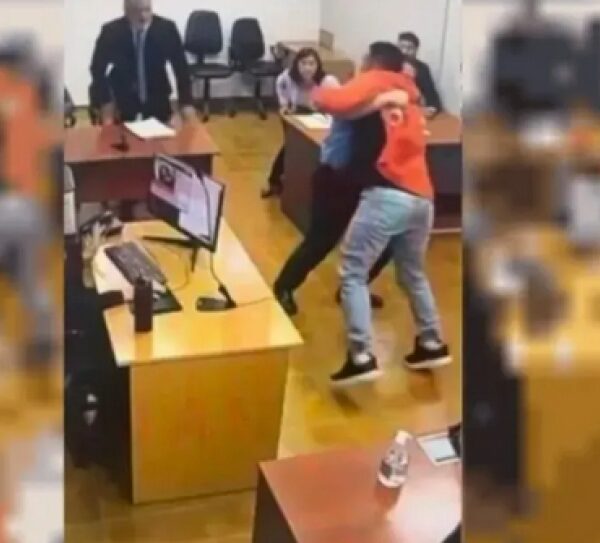 Intentó atacar a un fiscal durante una audiencia y rompió un televisor en Tribunales