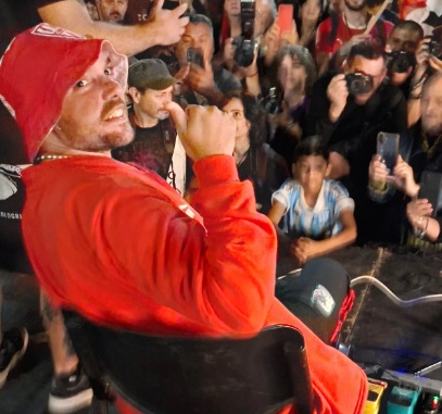 Emotivo semaforazo por la vuelta de Pablo Grillo a su barrio, Remedios de Escalada