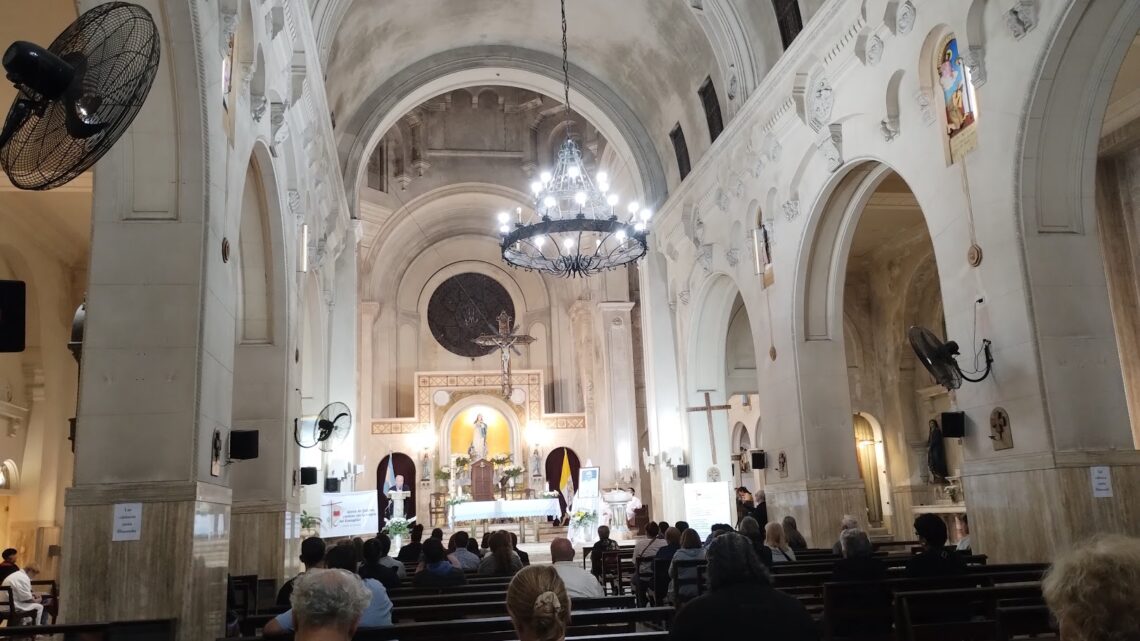 Emotivo recuerdo al Papa Francisco en la Catedral de Quilmes