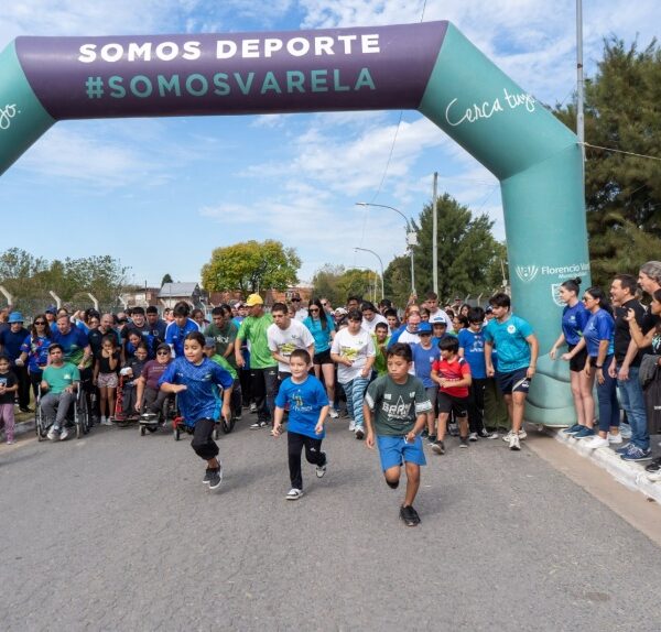 Más de 150 personas participaron de la correcaminata inclusiva en Florencio Varela