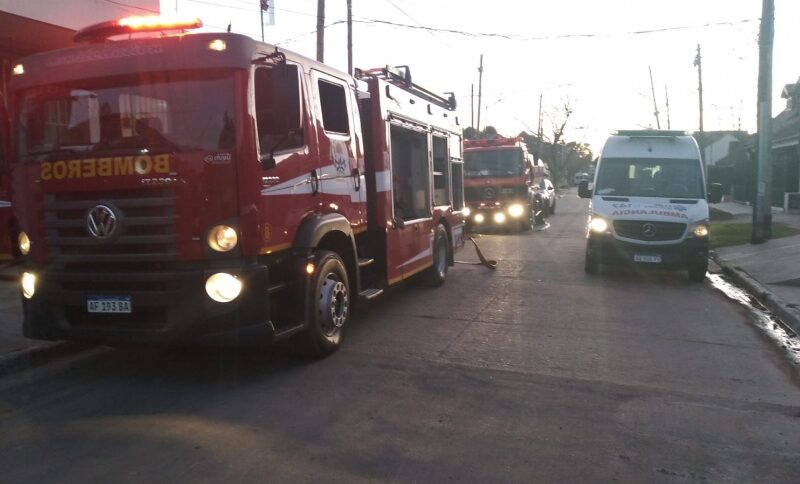 Tragedia en Bernal: una nena de 2 años murió en un incendio que destruyó una vivienda