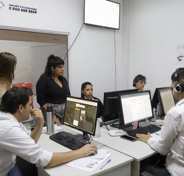Eva Mieri recorrió la oficina de Atención a la Comunidad en el Palacio Municipal