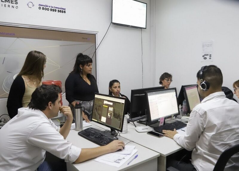 Eva Mieri recorrió la oficina de Atención a la Comunidad en el Palacio Municipal