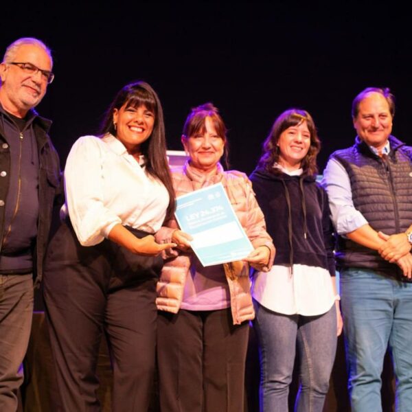 El Municipio de Quilmes entregó 222 escrituras a familias del distrito