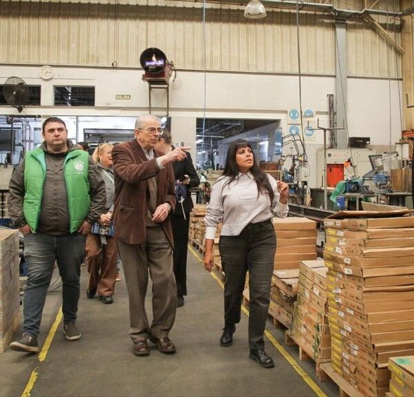 El Municipio entregó el certificado de aptitud ambiental a una pyme de Quilmes
