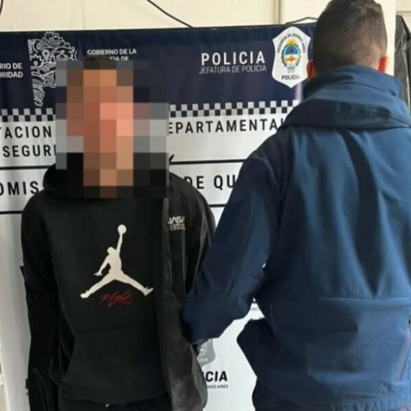 Atraparon a un hombre que usaba un inhibidor de señal para robar autos en Quilmes Oeste