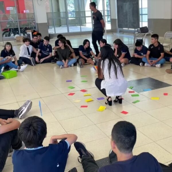 Presentan una ley para que las escuelas intervengan ante noviazgos violentos