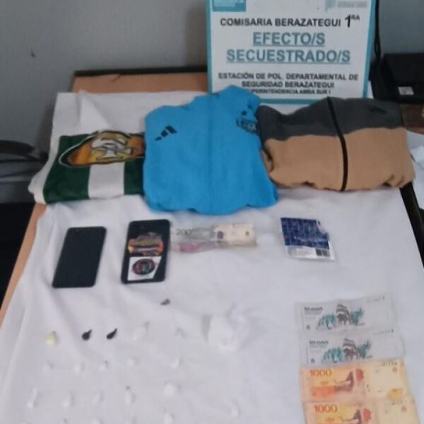 Dos detenidos tras un allanamiento por venta de drogas en Berazategui