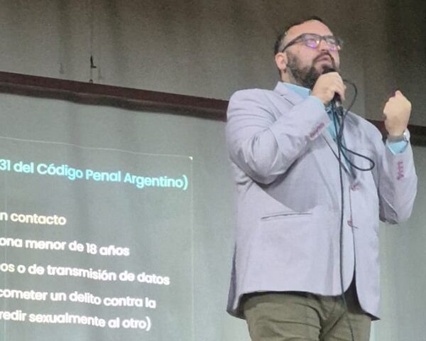 Berazategui: capacitación sobre violencia sexual infantil en línea para docentes