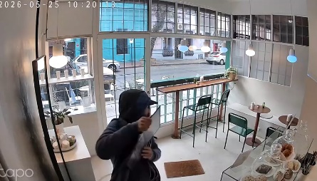 Pidió un café y se robó una notebook en una confitería de Quilmes Centro