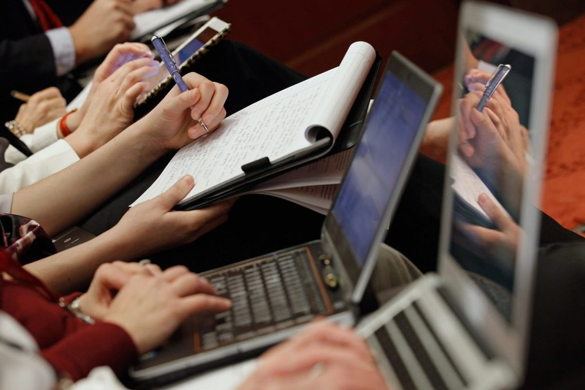 Proponen crear salas de periodistas por ley en los tres poderes del Estado