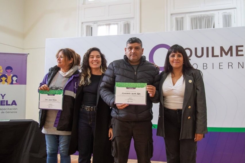 Quilmes entregó certificados de la Ley Micaela a trabajadores municipales en el marco del «Ni Una Menos»