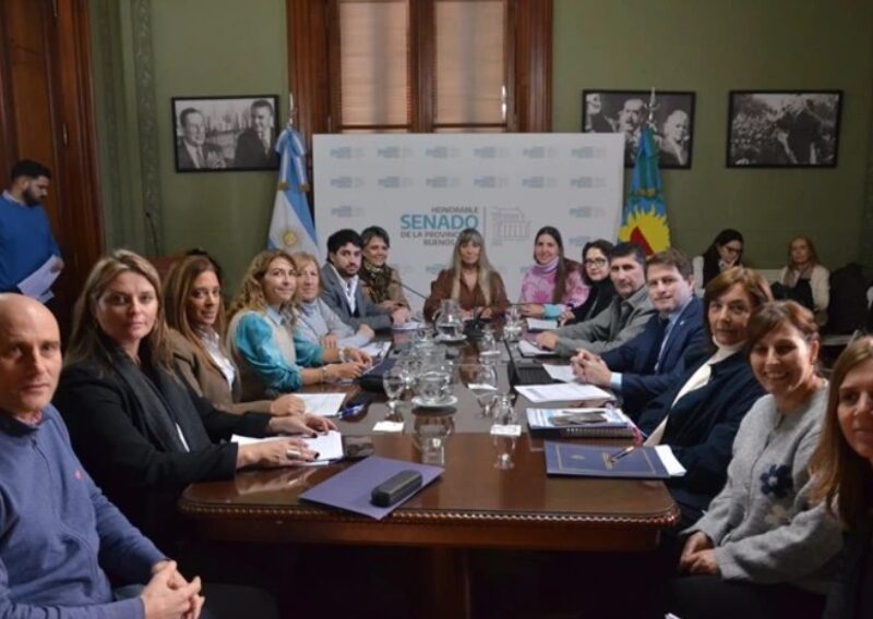 Avanza la “Ley Ema” para prevenir la violencia digital en las escuelas