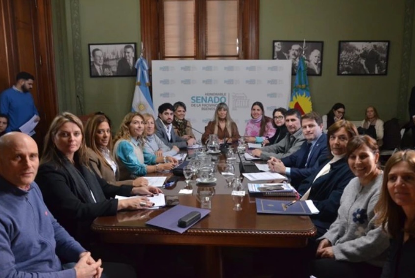 Avanza la “Ley Ema” para prevenir la violencia digital en las escuelas