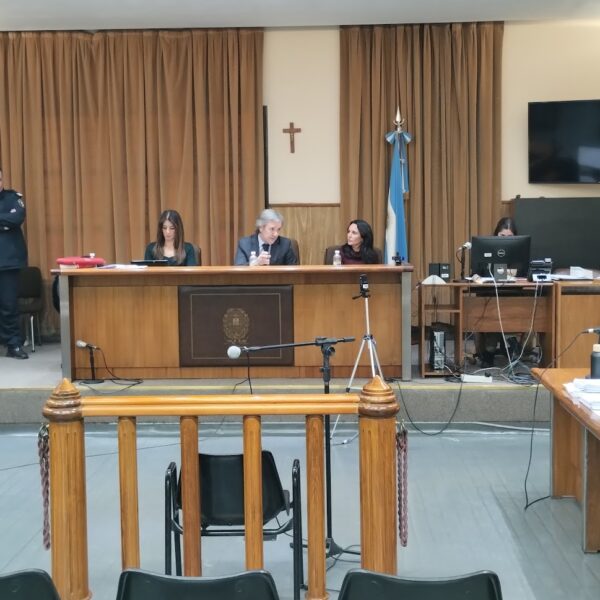 Intento de femicidio en Berazategui: condenaron a 12 años de prisión a un hombre que apuñaló a su ex frente a sus hijos