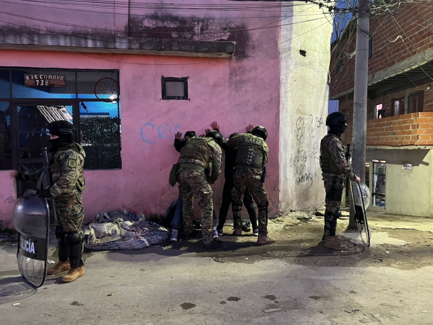 Realizaron un operativo de saturación y prevención del delito en Bernal Oeste