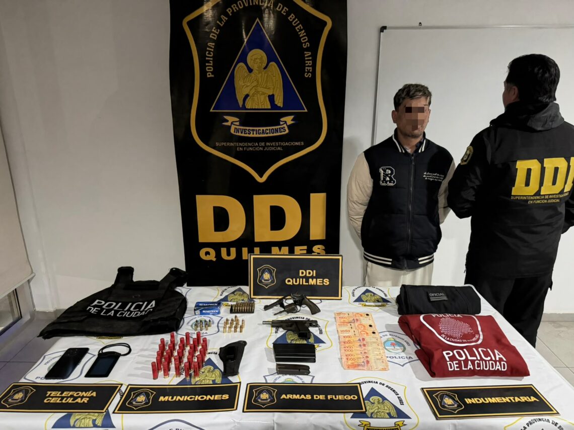 Bernal Oeste: con el Grupo Halcón y gases lacrimógenos, detuvieron a un prófugo armado que atrincheró a su familia