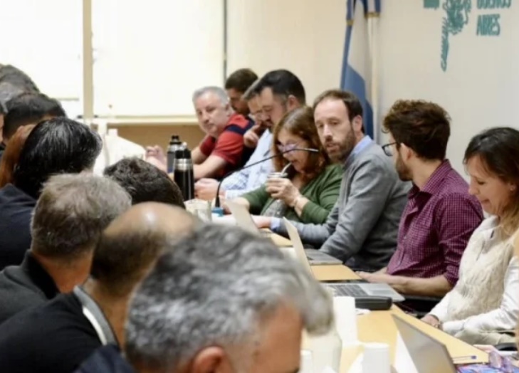 ATE pidió reabrir “urgente” la paritaria con Kicillof y alertó por pérdida salarial de estatales bonaerenses