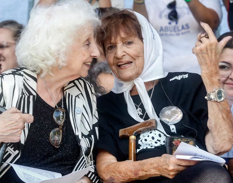 Emotiva despedida a Taty Almeida: el doloroso adiós de Estela de Carlotto y el legado de “militancia y alegría”