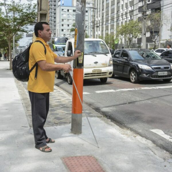 Presentan una ley de semáforos sonoros para mejorar la seguridad vial de personas no videntes