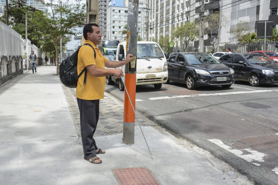Presentan una ley de semáforos sonoros para mejorar la seguridad vial de personas no videntes