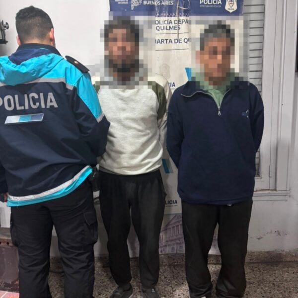 Simularon encontrar muerto a su amigo pero la autopsia reveló que lo estrangularon; hay cuatro detenidos