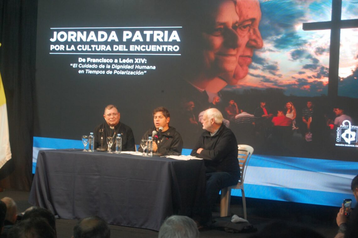 Claypole: con más de 350 dirigentes, Kicillof y el Obispo Tissera la Pastoral Social debatió sobre polarización