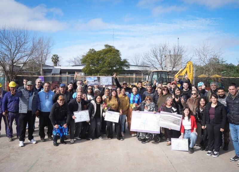 Mayra Mendoza y Eva Mieri supervisaron las tareas de la construcción del nuevo Polideportivo de Ezpeleta Oeste