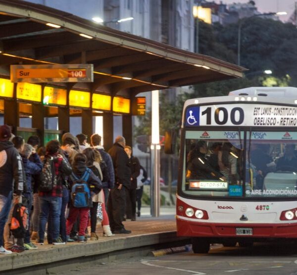 Aumentan colectivos y trenes desde mañana, 1° de agosto
