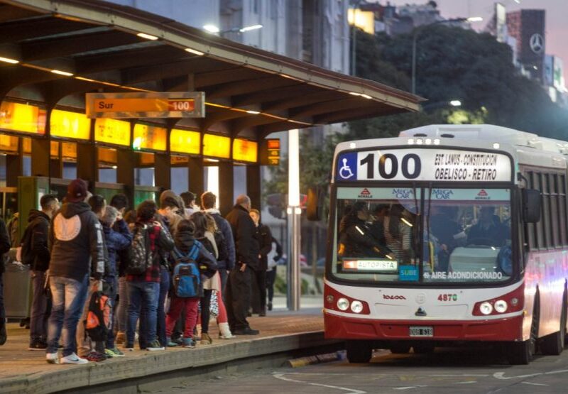 Aumentan colectivos y trenes desde mañana, 1° de agosto