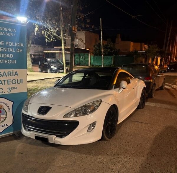 Berazategui: detuvieron a dos hombres tras el robo de las llaves de una moto policial