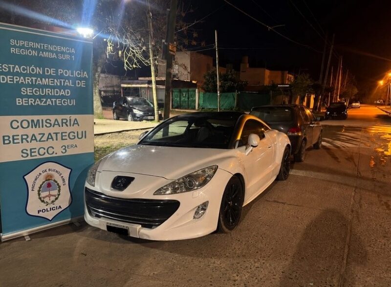 Berazategui: detuvieron a dos hombres tras el robo de las llaves de una moto policial