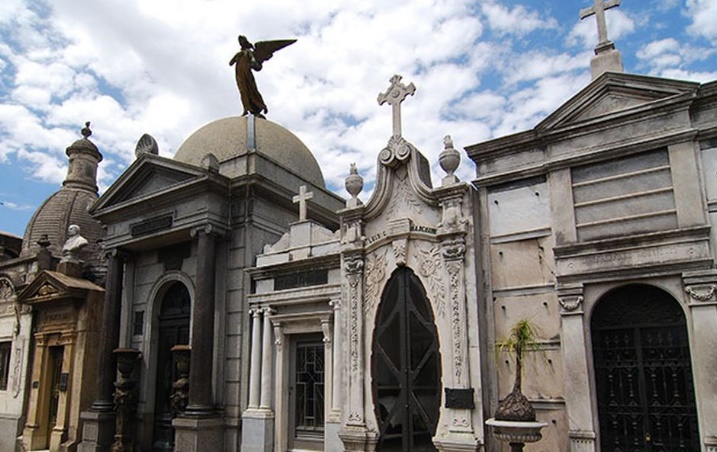 Proponen incorporar al Código Penal el delito de profanación y exhumación de cadáveres