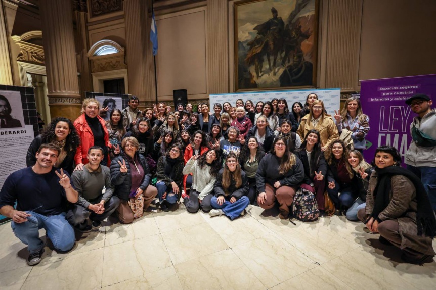 Mayra Mendoza celebró la media sanción de la Ley Ema para prevenir la violencia digital