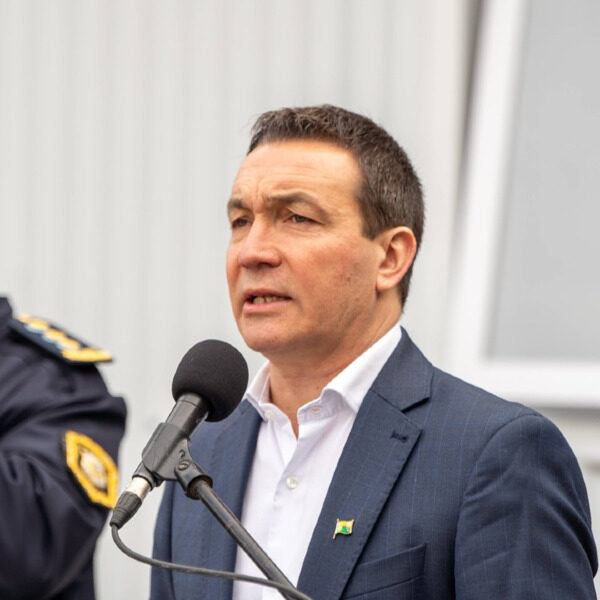 Watson y Kicillof inauguraron una base de la UTOI en Florencio Varela