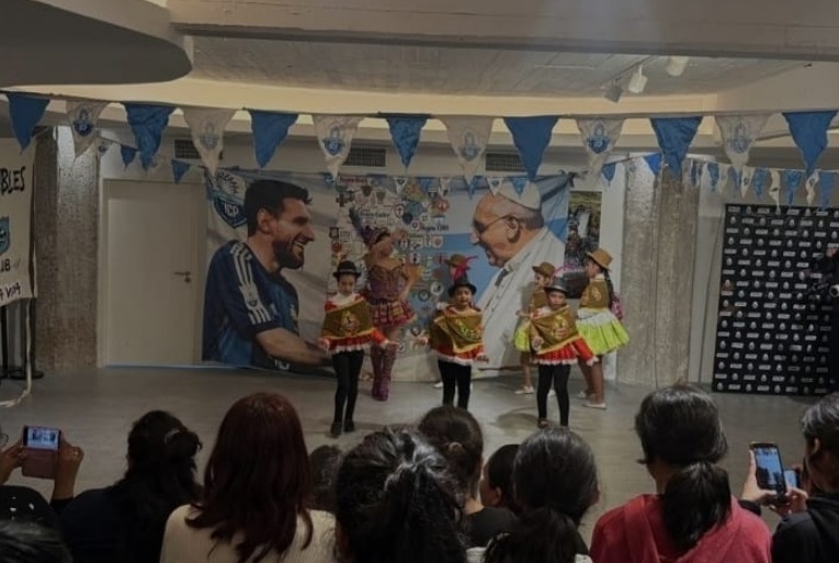 “Somos misión, somos amor”: cientos de jóvenes se congregaron en la jornada “No Más Chicos Descartables”