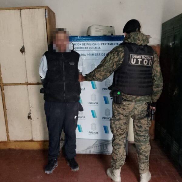 Cayó un hombre con un arma y 300 dosis de cocaína en Quilmes