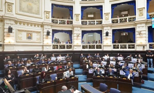 Establecen la capacitación obligatoria en Derechos Humanos en la Provincia