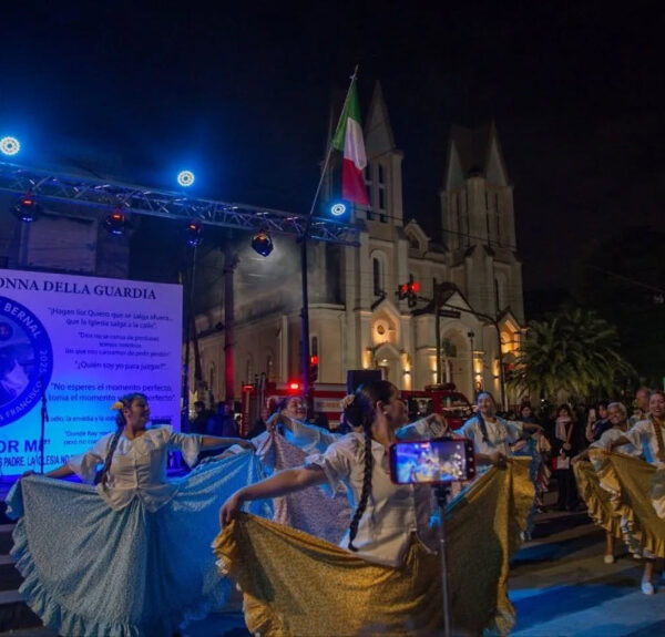 Los Fogones de Bernal vuelven este sábado con música, comida y actividades