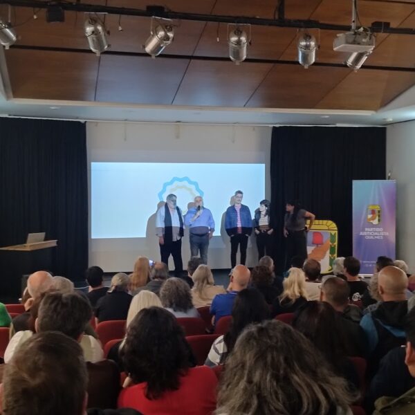 Exitosa proyección de “Ensenada 55” en el Colegio de Abogados de Quilmes; cita obligada con la historia que quisieron ocultar