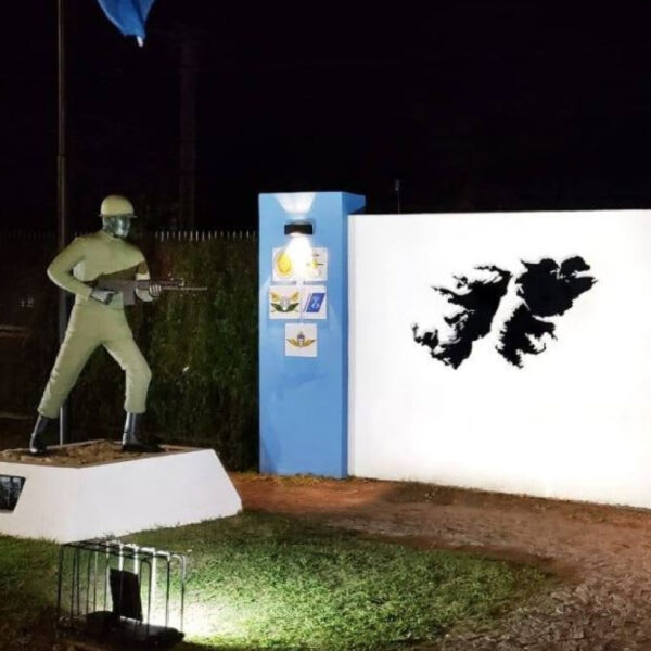 Veteranos de Malvinas de Quilmes críticos con Milei reclamaron una política de Estado