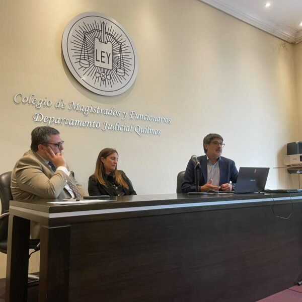 El desafío de litigar en la era de la inteligencia artificial: claves de la jornada académica organizada por la UCALP y el CMFQ