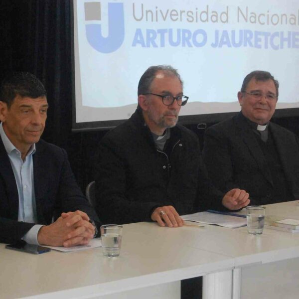 La UNAJ y el Obispado de Quilmes inauguraron una cátedra sobre el pensamiento del papa Francisco