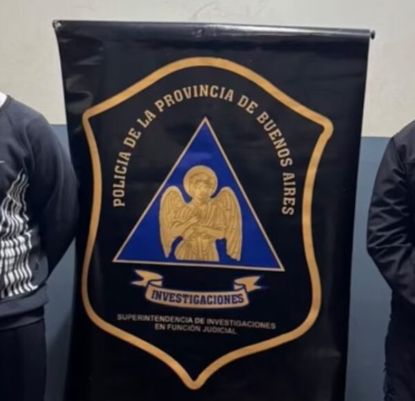 Cayó mientras se cortaba el pelo el acusado por el homicidio de una mujer en Ezpeleta