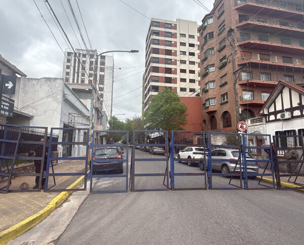 Vallas y cortes en el centro de Quilmes tras los incidentes por el crimen de Villa El Monte